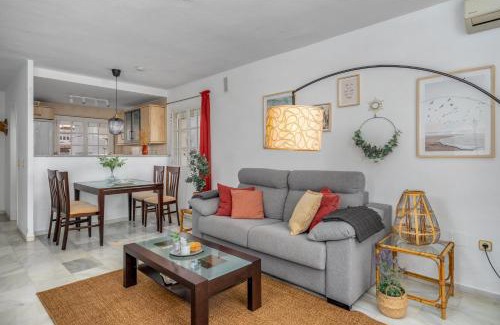 Castillo de Sabinillas Apartment | La Duquesa apt with pool by Costarentals - Ref M8