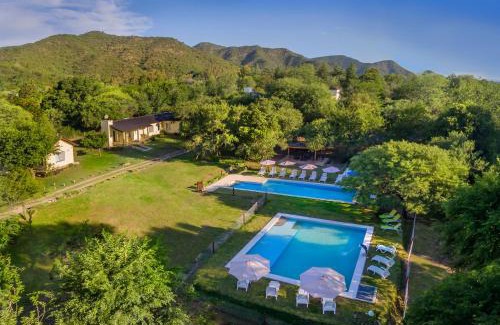 Villa General Belgrano Cabin | La Faustina Casas de Campo