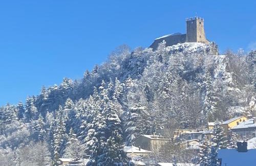 Roncoscaglia Apartment | La finestra sul castello