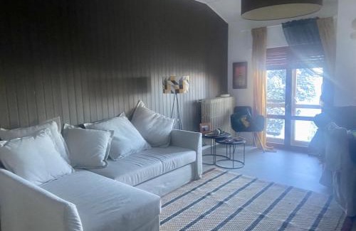 Roncoscaglia Apartment | La finestra sul castello