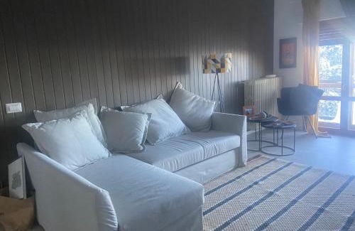 Roncoscaglia Apartment | La finestra sul castello