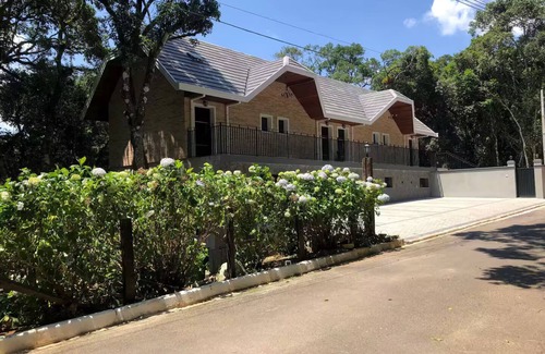 Campos do Jordao RV Rental | La Floresta Suit 6