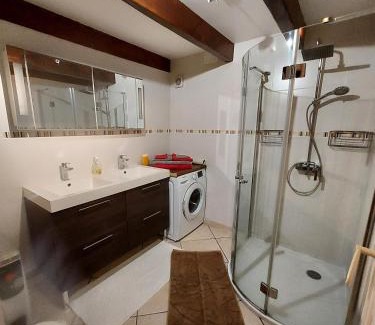 Saint-Barthelemy-le-Meil Bed & Breakfast | La Grange de La Coste