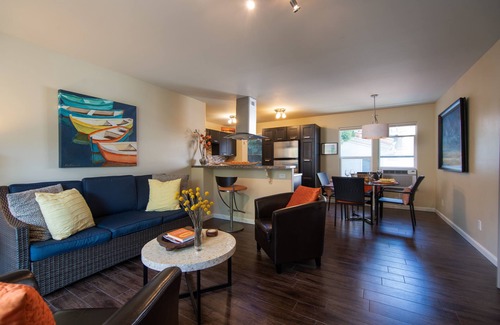 La Jolla Shores Apartment | La Jolla Shores Beach Flat Steps to the Ocean