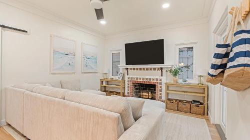 Village of La Jolla House | La Jolla Stay w Firepit Walk to Beach Arenas