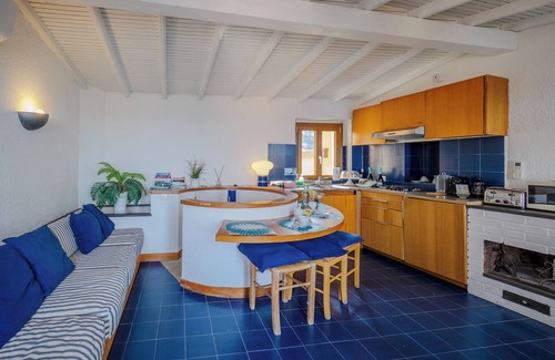 Manarola Apartment | La Lampara Sea View Terrace Apartment With AC