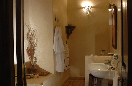 Talaa Hotel | La Maison Bleue Batha