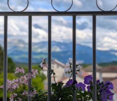 Saint-Blaise-du-Buis Bed & Breakfast | La Maison d'Arlette - Maison d'Hôte et Gite au coeur de l'Isère à 10 mn de Voiron, capitale de la Chartreuse, et du Lac de Paladru