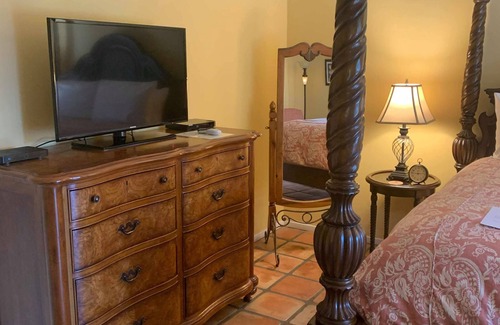 Deepwell Estates Hotel | La Maison Palm Springs - Deluxe King Room #1