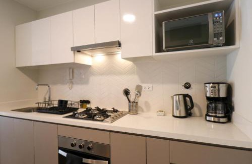 Santa Cruz Apartment | La Mar Miraflores by Wynwood House