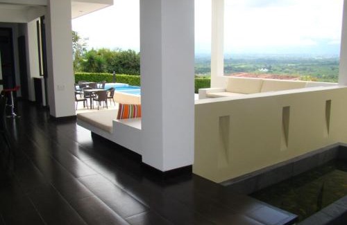 Montenegro Villa | La Montaña Mágica