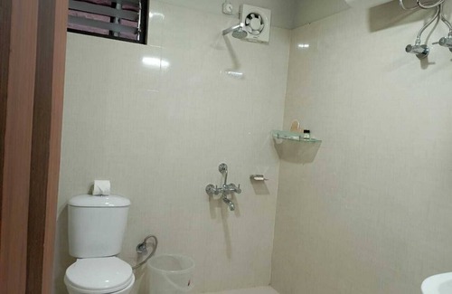 Ri-Bhoi Hotel | La Nicholas Dei Da Kine Resort