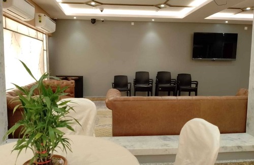 Ri-Bhoi Hotel | La Nicholas Dei Da Kine Resort