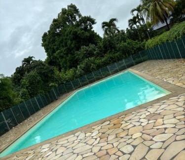 Remire Montjoly Apartment | La parenthèse - Piscine - Plage - Jardin