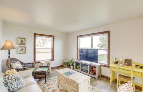 Oshkosh House | La Petit Maison - Lakefront Oshkosh Home!