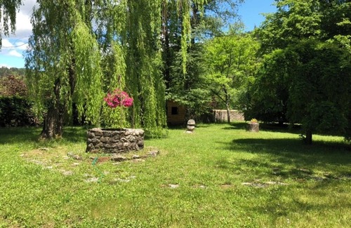 Florac House | La petite Magnanerie, detached house in private wooded grounds, swimming pool access