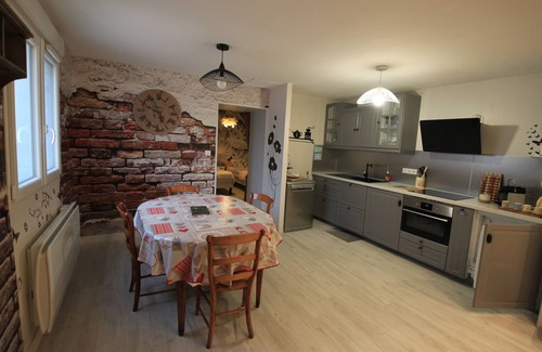 Moneteau House | La Petite Maison ideal for a stopover near Auxerre and vineyards (Chablis)