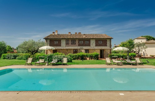 San Pietro in Bossolo Apartment | La Piccionaia, 3 bedrooms apartment in the Chianti area with swimming pool & A/C