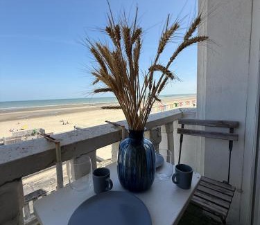 La Celle-sous-Gouzon Apartment | La Plénitude face à la mer