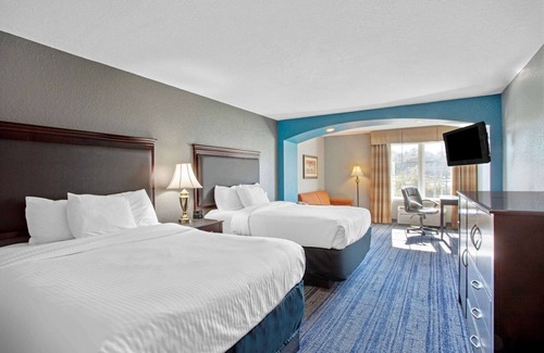 Tillmans Corner Hotel | La Quinta by Wyndham Mobile - Tillman's Corner