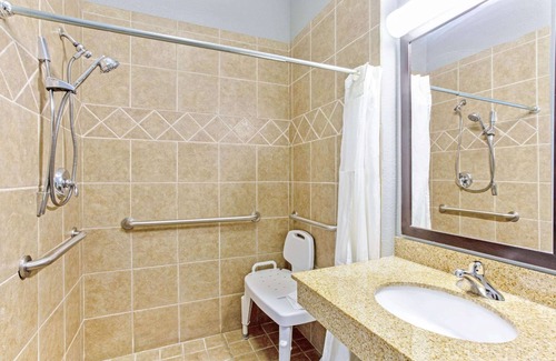 Tillmans Corner Hotel | La Quinta by Wyndham Mobile - Tillman's Corner