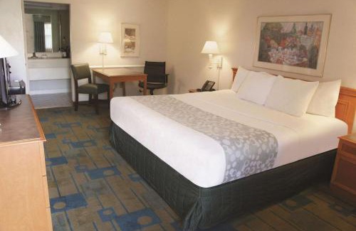 Biggs Field Hotel | La Quinta Inn by Wyndham El Paso Cielo Vista