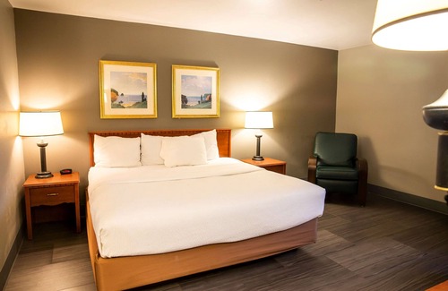 Oak Creek Hotel | La Quinta Inn by Wyndham Milwaukee Airport/Oak Creek