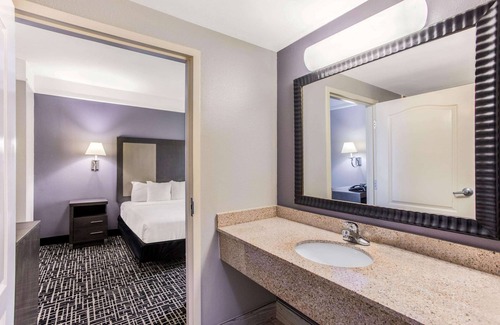 Fultondale Hotel | La Quinta Inn & Suites by Wyndham Fultondale Birmingham N