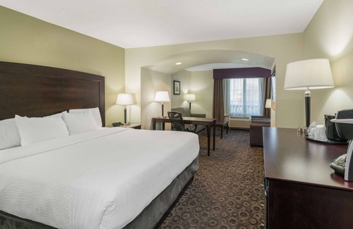 Paradise Hotel | La Quinta Inn & Suites by Wyndham Las Vegas Airport South