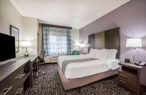 Fairborn Hotel | La Quinta Inn & Suites by Wyndham Fairborn Wright-Patterson