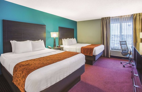 O'Fallon Hotel | La Quinta Inn & Suites by Wyndham O'Fallon, IL - St. Louis