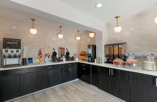 Clive Hotel | La Quinta Inn & Suites by Wyndham Des Moines West Clive