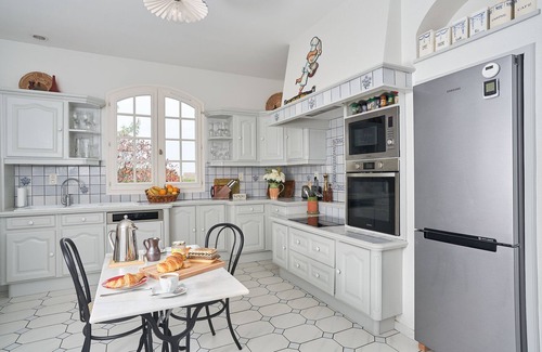 Chagny House | La Sérénité - Superb house with heated pool overlooking vineyards