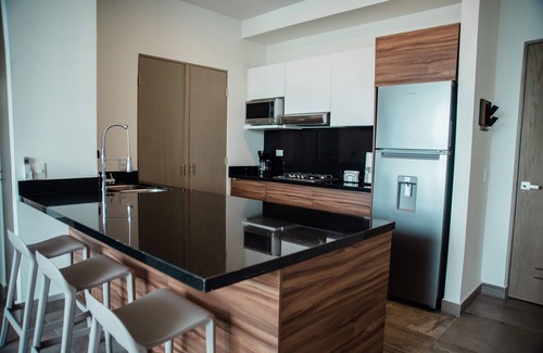 Monterrey Centro Apartment | La Silla Views - With Pool & Gym