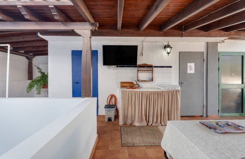 Alcala Apartment | 'La Tosquita' with Shared Terrace and Wi-Fi