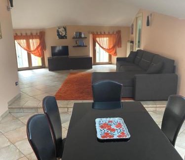 Bosisio Parini Apartment | La Valloggia