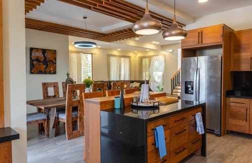 La Vega Villa | La Vega Villa With Private Pool and BBQ