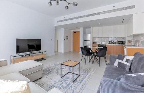 Dubai Marina Apartment | La Vie, JBR private beach, private parking and pool