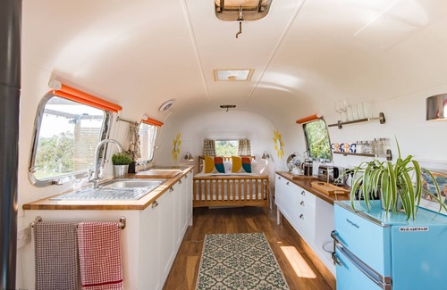 Folkestone Apartment | La Vue by Bloom Stays - sleeps 2 in an Airstream with amazing views!