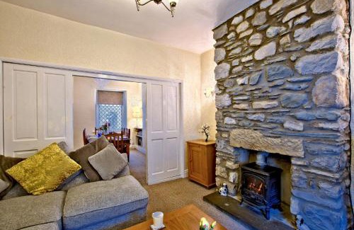 Ingleton House | Labernum Cottage, Ingleton, Yorkshire Dales National Park, Famous Three Peaks, Near The Lake District, Pets Are Welcome