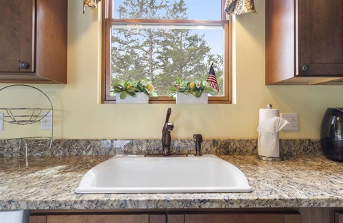 Blue Eye House | Labor Day Open-Secluded Home- Mountain Estate with Stunning Lake Views & Cleared Trail to water!