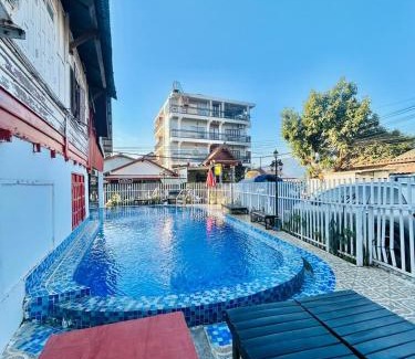 Vang Vieng Hotel | Lacasa Mountain View Hotel