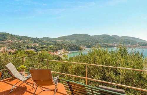 San Terenzo Apartment | Ladimoradell'artista Sea view Private parking