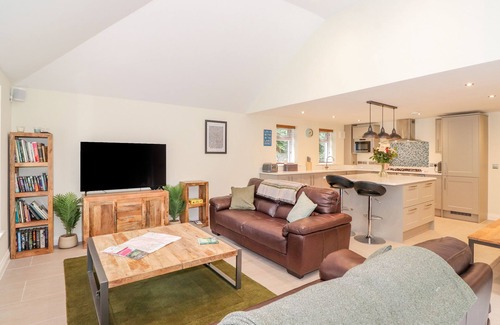 Thornthwaite Cottage | LADSTOCK COTTAGE, pet friendly, with a garden in Braithwaite