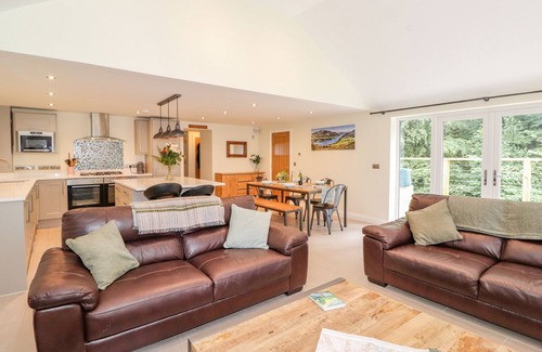 Thornthwaite Cottage | LADSTOCK COTTAGE, pet friendly, with a garden in Braithwaite
