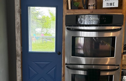 Ladysmith Cottage | Ladysmith Cozy Cottage - Copper Tub - Waterfront