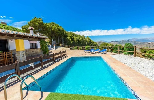 El Borge Villa | Lagar El Mirador Almáchar by Ruralidays