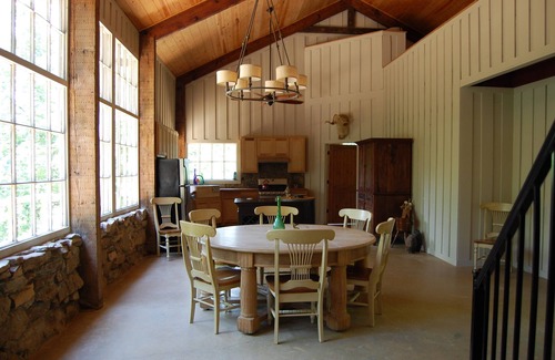 Fort Payne Cabin | Lagniappe Lodge -18 acres of amazing views and 2 waterfalls, with Internet!