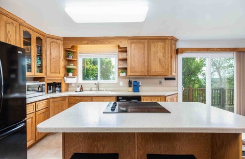 Farmington House | Lagoon Basecamp-Hot Tub, Large Deck, Valley View!