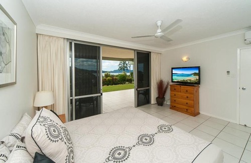 Hamilton Island Apartment | Lagoon Beachfront Lodge 003 on Hamilton Island by HamoRent
